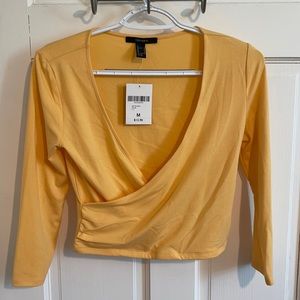 Forever 21 Yellow crop top long sleeve. Size Medium. Never worn.